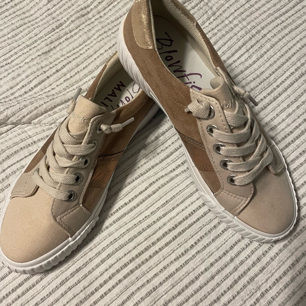 Blowfish Women's Beige and Brown Sneakers